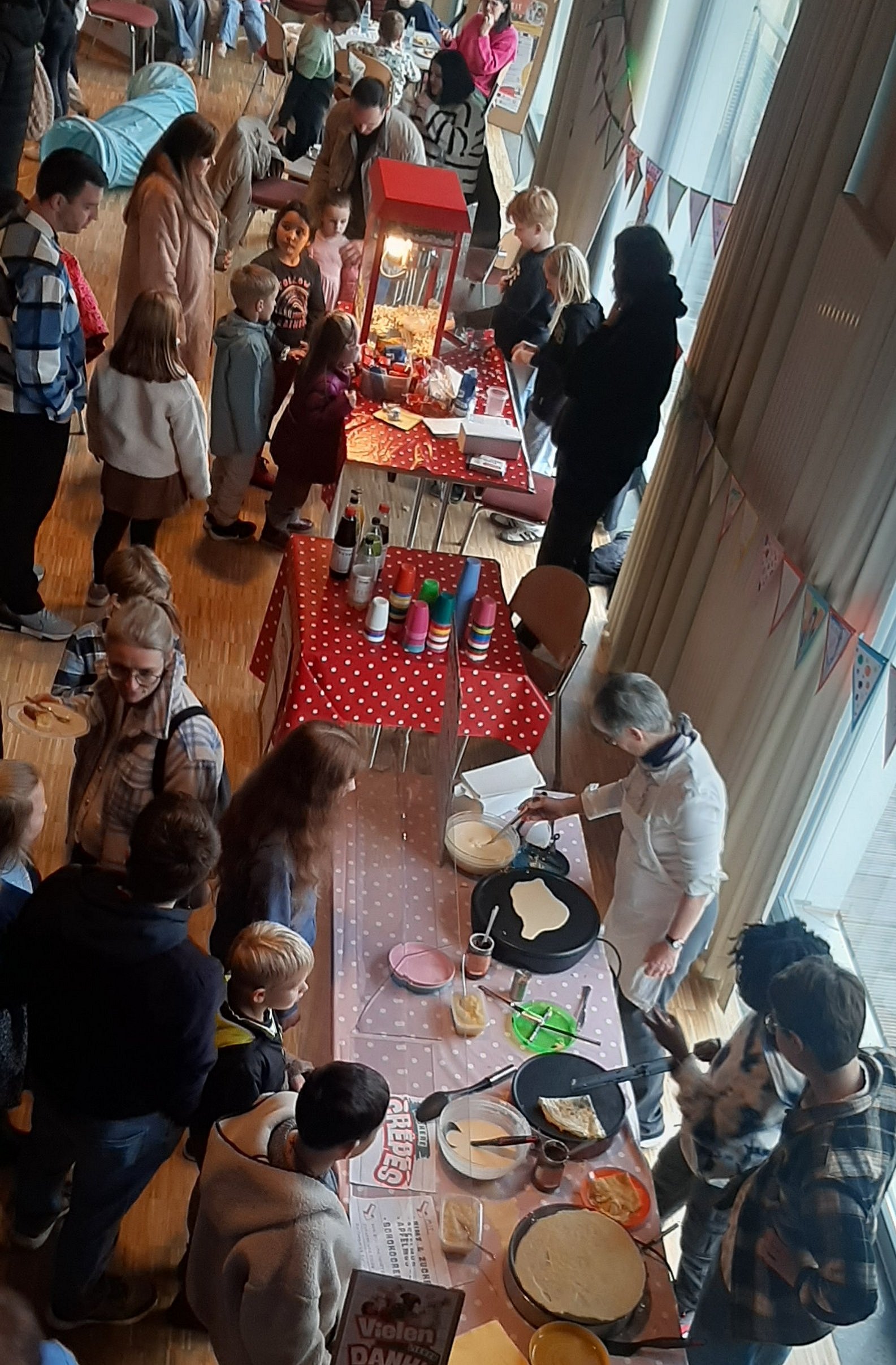 Es gab Popcorn und Crêpes...